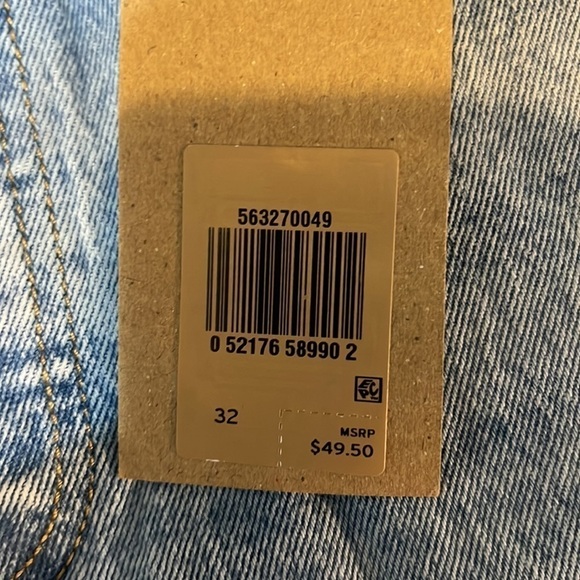 Levi's 501 High Rise Button Fly Light Wash Tango Raw Hem Shorts NWT Sz 32 - Picture 4 of 9